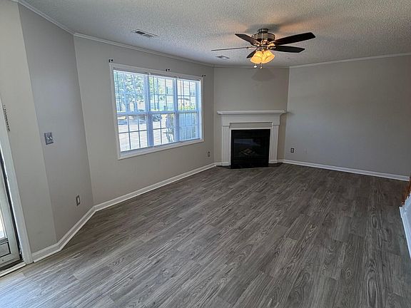 2nd image of 2345 Vineyard Dr #E5