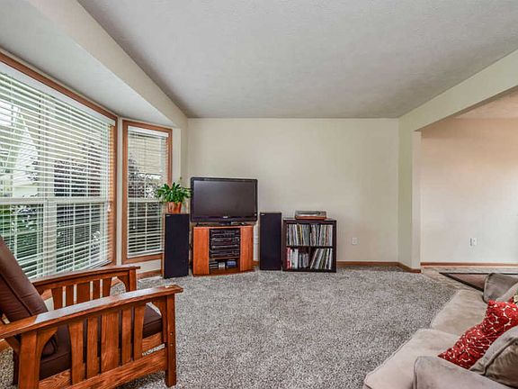 4th image of 5580 E De Blaay Ct SE