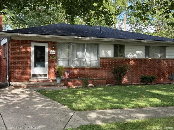 14041 Minock Dr, Redford, MI 48239