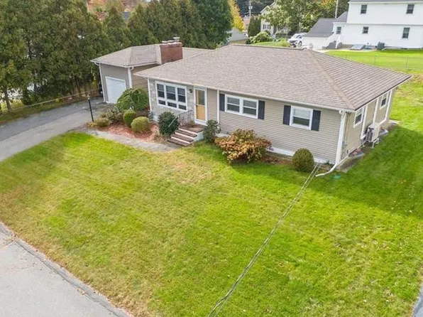 2 Coronet Ave, Methuen, MA 01844