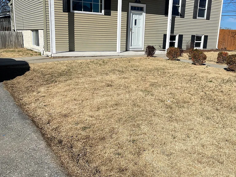 301 Arlington Dr — Photo 1