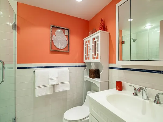 Sold by Sotheby's International Realty | media 6