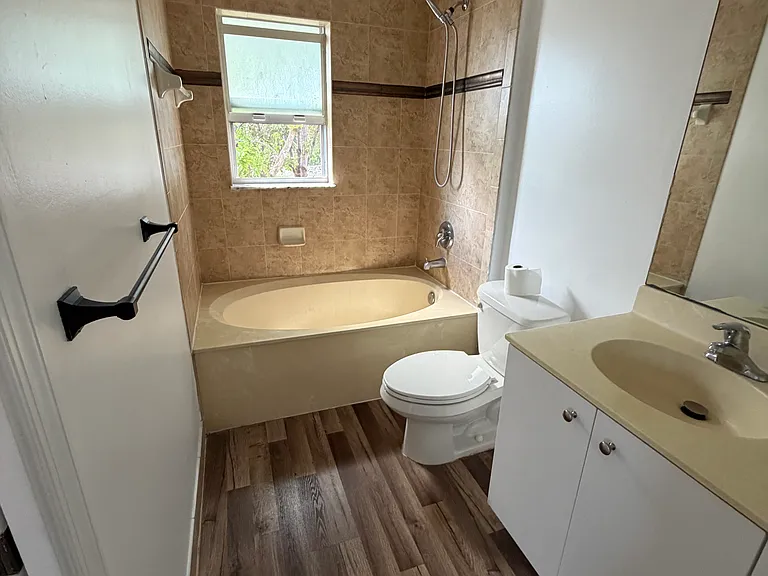 Master Bedroom Bathroom