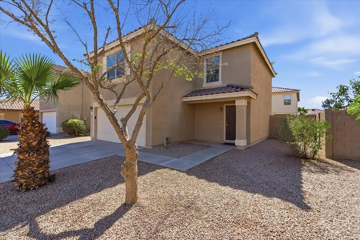 Building Photo - 2413 E Hazeltine Way