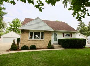 5220 W Dean Rd, Brown Deer, WI 53223