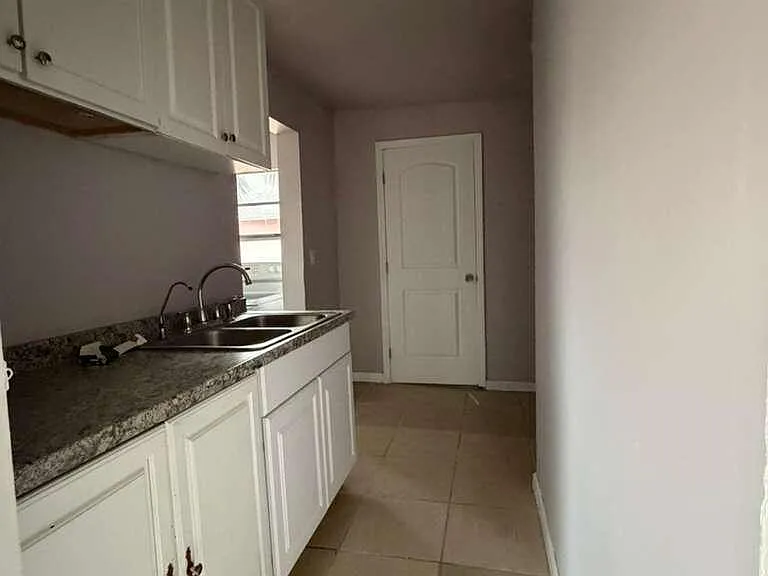 701 N 9th St #B — Photo 5
