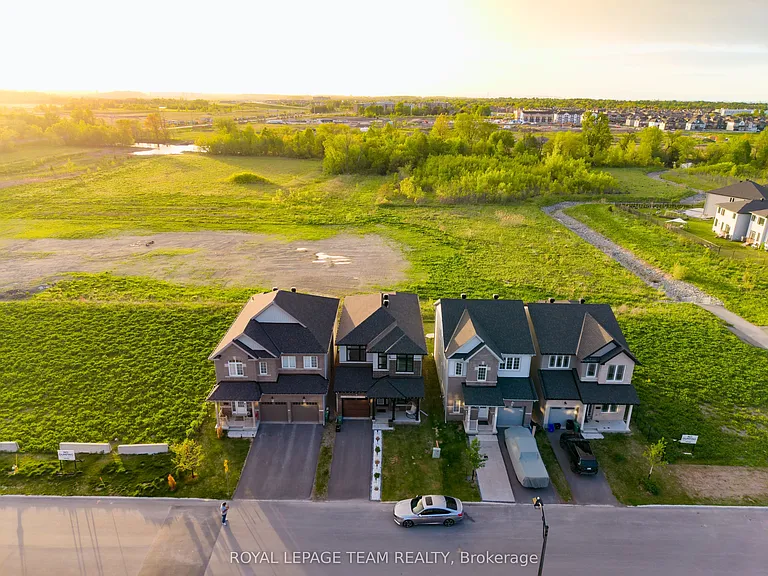 224 Turnbuckle Cres — Photo 2