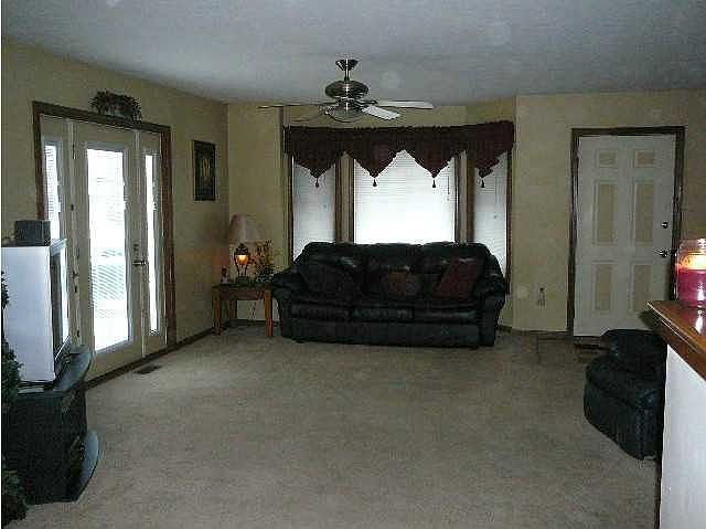 1st image of 1206 N Schleicher Ave