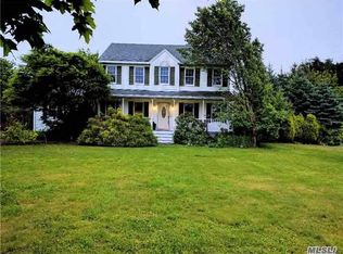 375 Farmveu Rd, Mattituck, NY 11952