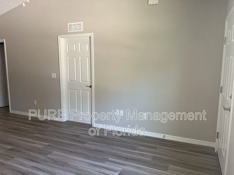 6504 SW 140th Place Rd #2 — Photo 6
