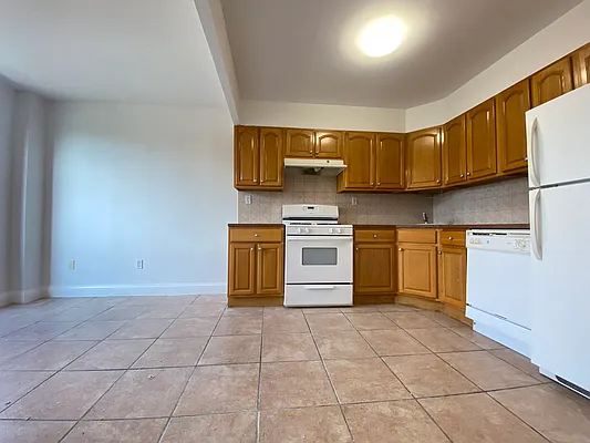 Rented by NY Space Finders Inc. | media 14