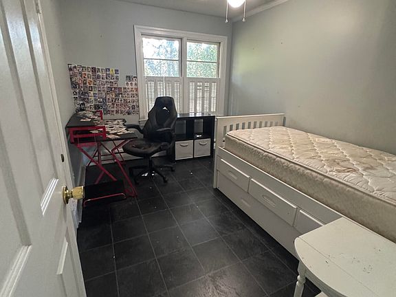 5th image of 604 N Duplin Street