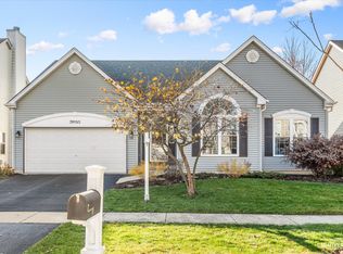 39W515 Newton Sq, Geneva, IL 60134