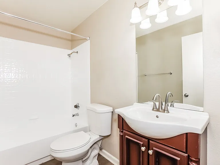 5330 E Fairfield St — Photo 16