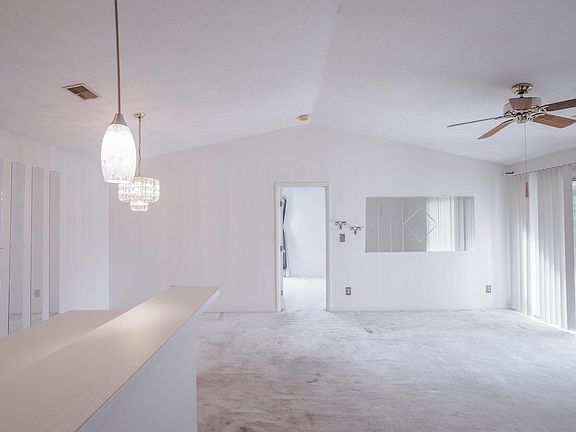 4th image of 28 Rio Grande Cir APT 6