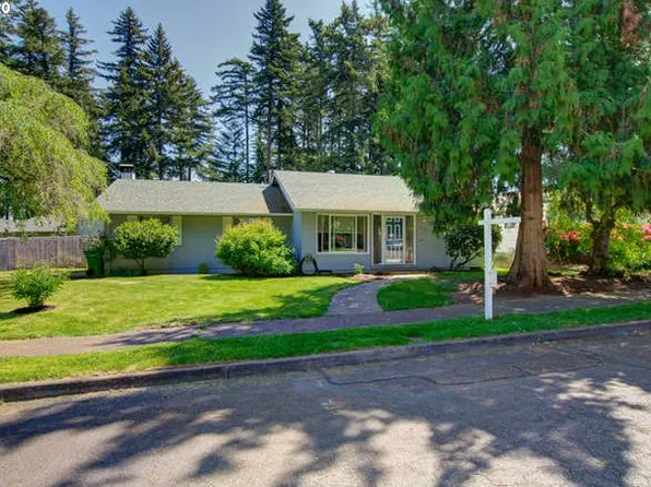 912 SE 205th Dr, Gresham, OR 97030