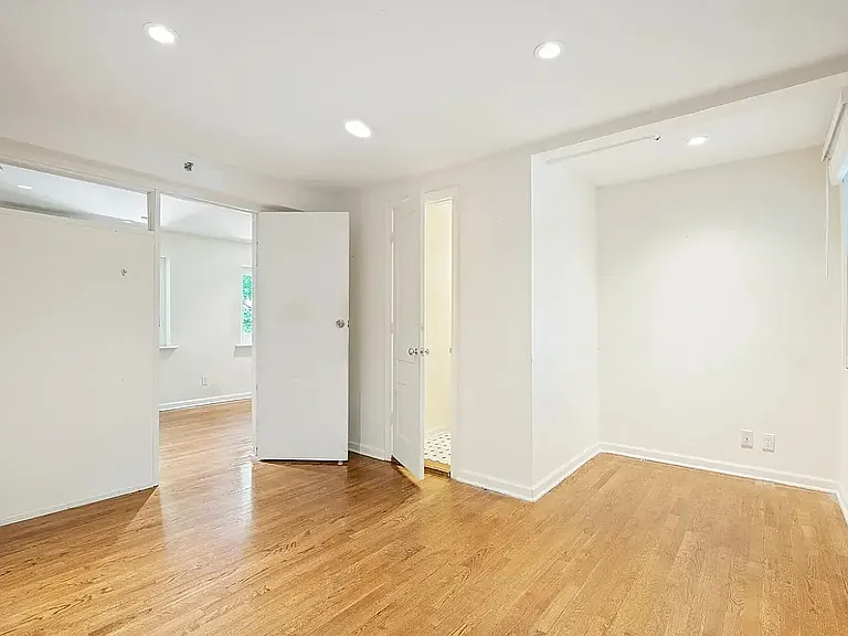 109 W 10th St #1 — Photo 16