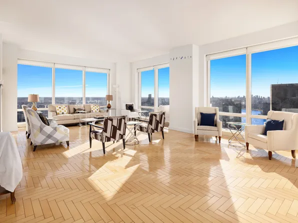 845 United Nations Plaza image 1 of 16