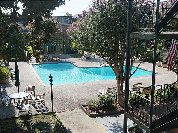 3rd image of 2704 Whitney Pl APT 820