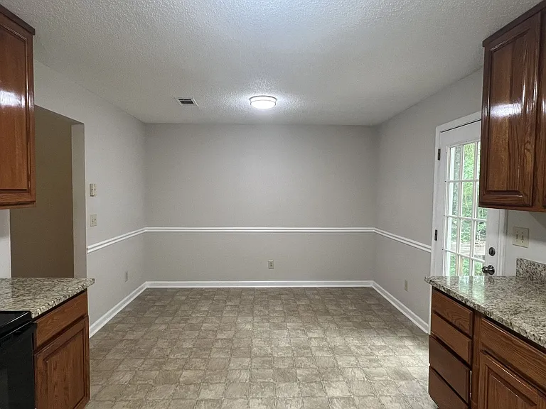 536 Loblolly Ln — Photo 8