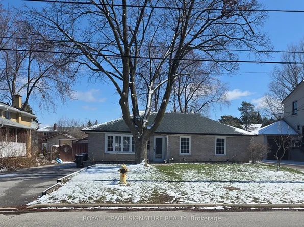 601 Conacher Dr, Toronto, ON M2M 3M9