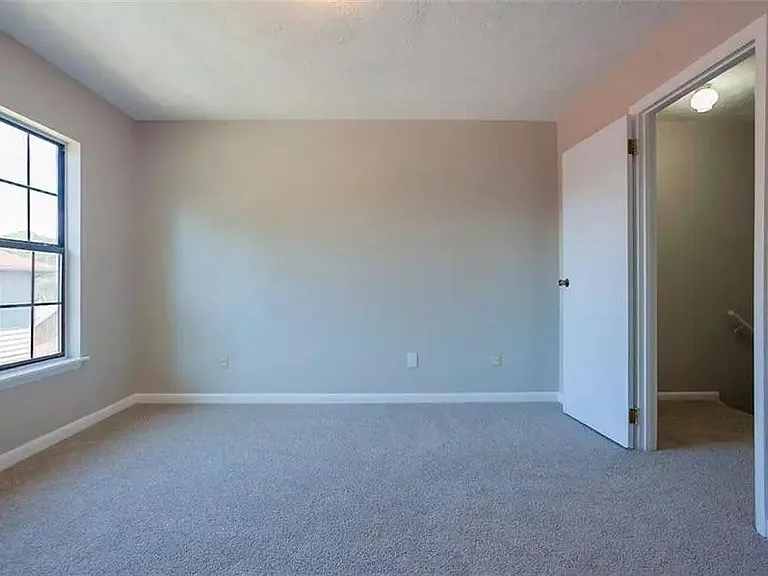 2637 Lantern Ln — Photo 13