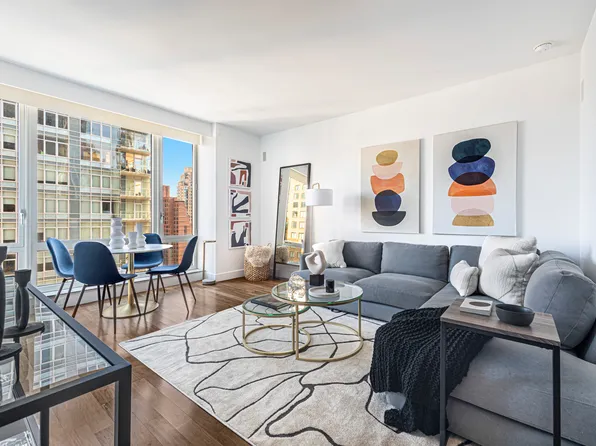 250 East 53rd Street image 1 of 7