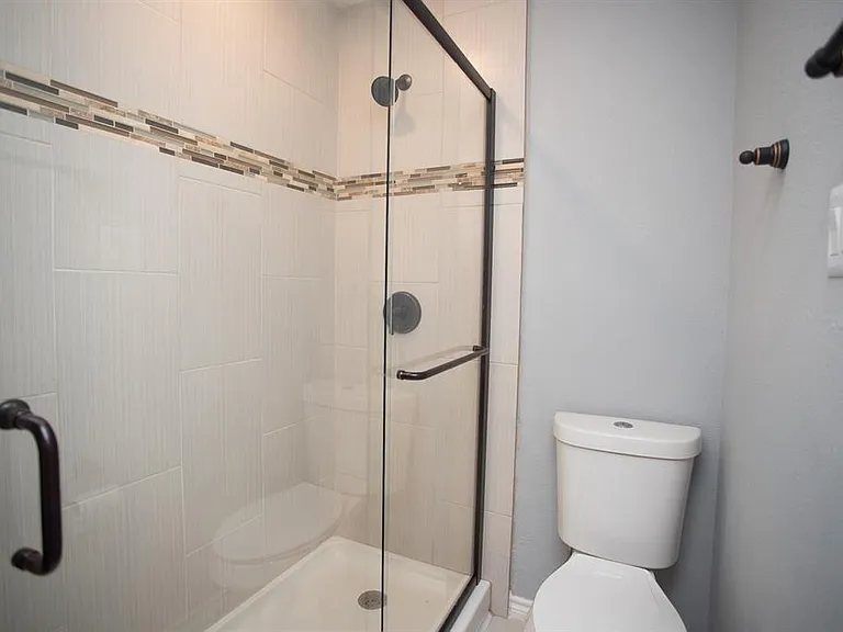 5821 Sunforest Dr — Photo 18