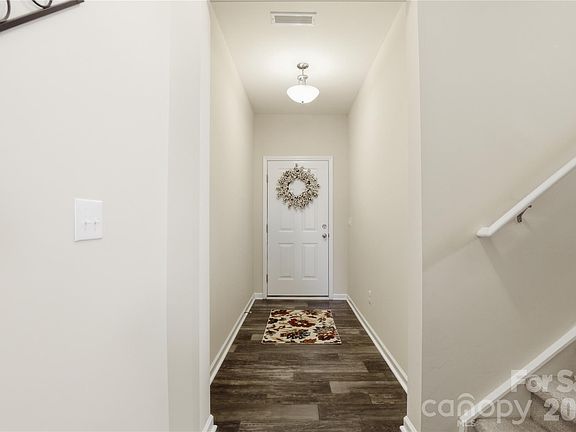 5th image of 161 Hidden Lakes Rd