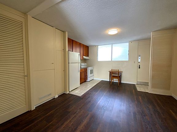 5th image of 236 Liliuokalani Ave APT 202