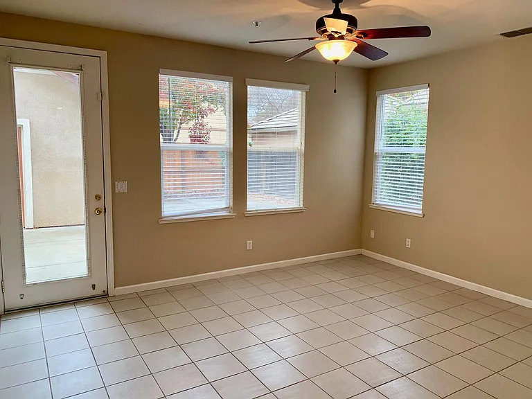 3237 Hudson Dr — Photo 9