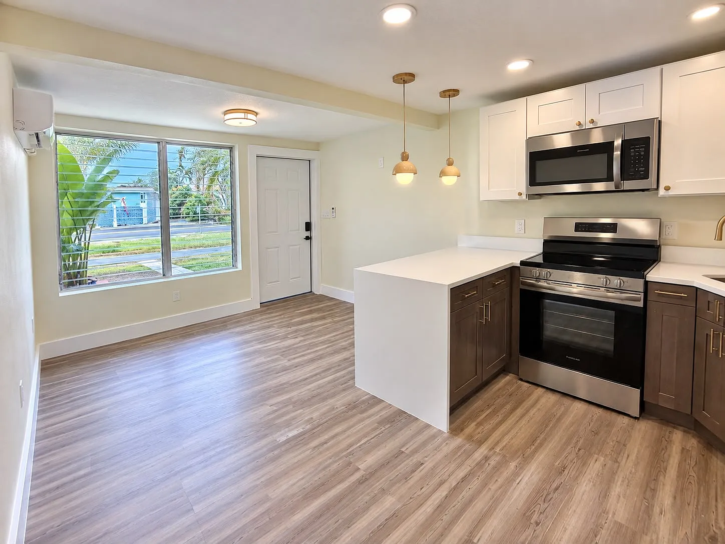 2 bed, 600 sqft, $2,039 — Photo 3