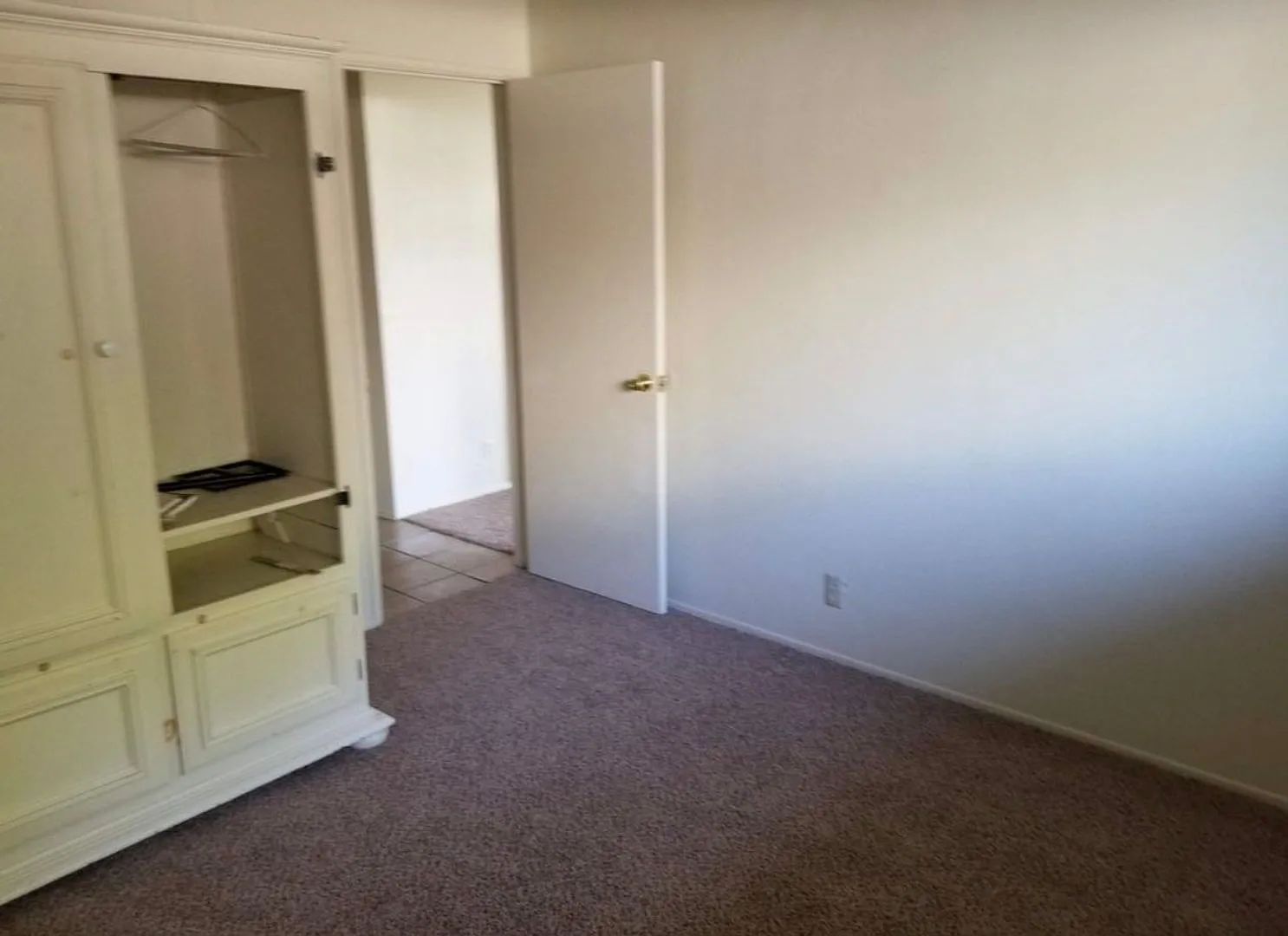 Midtown Ventura - Single story, three bedroom, two bath apartment — Photo 3