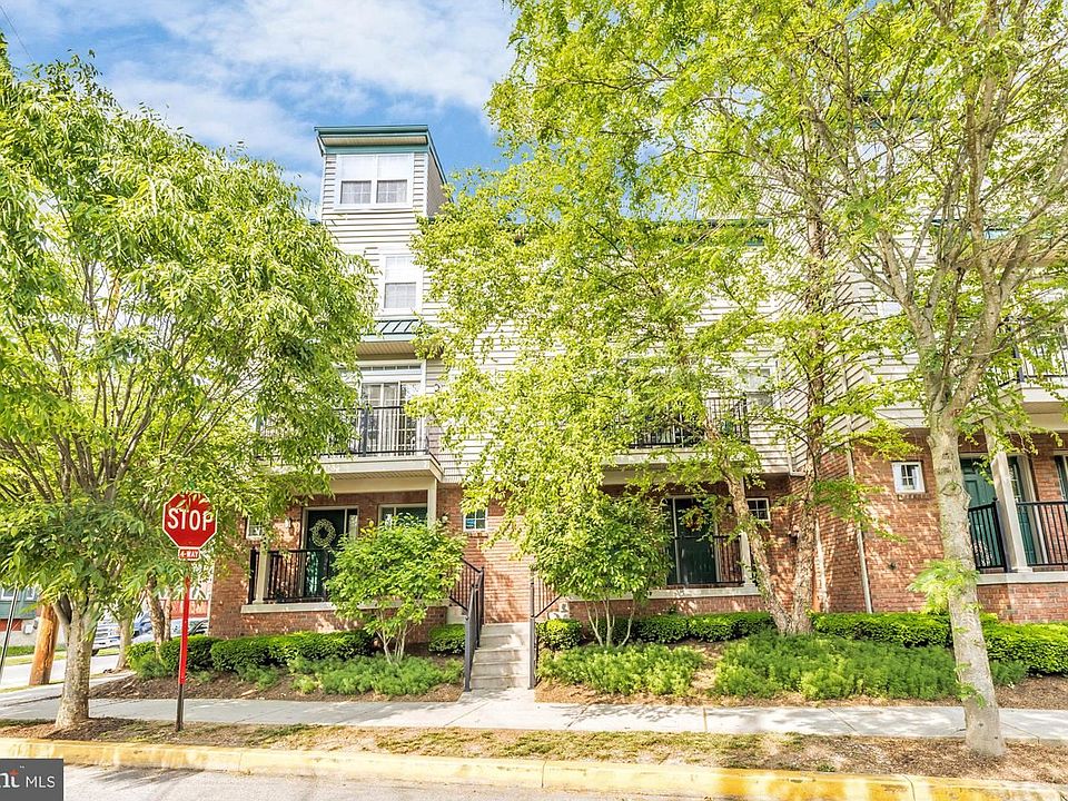 1st image of 206 Green St #7