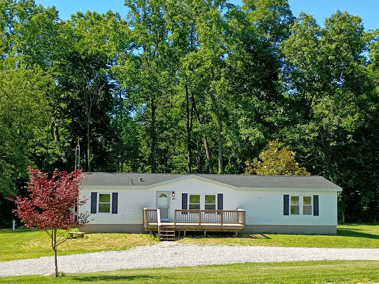 10 Deer Lk — Photo 3