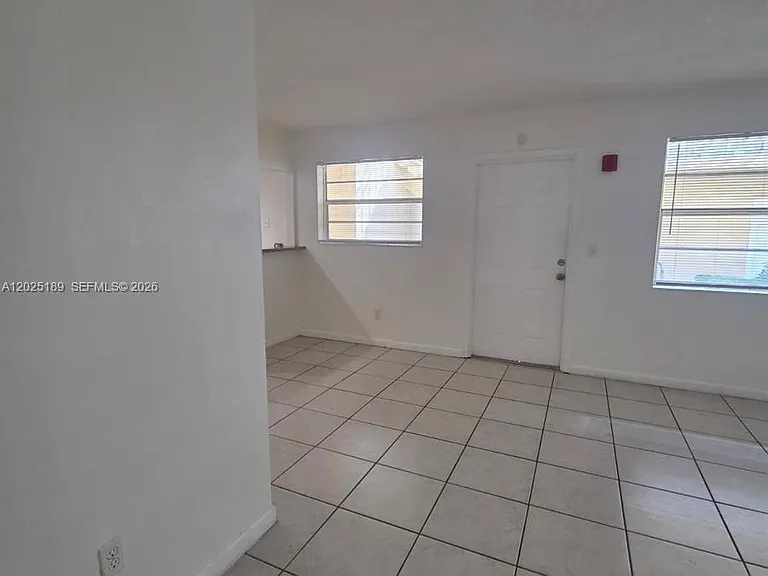 2121 NE 168th St #6 — Photo 6
