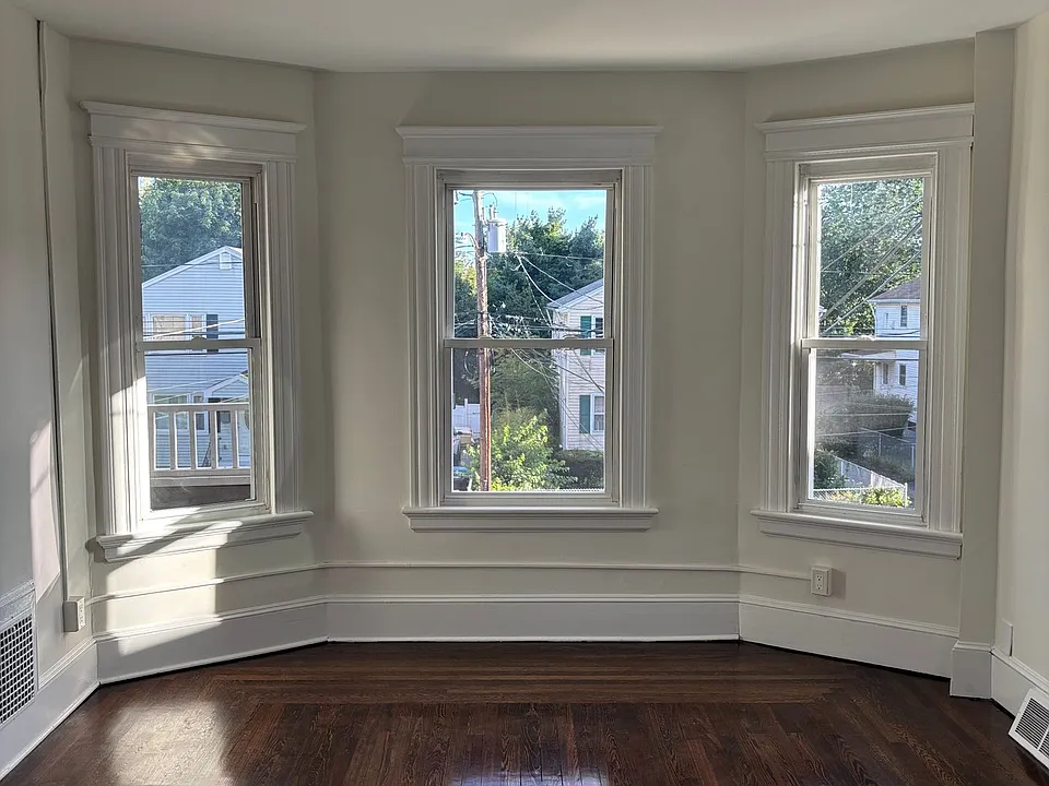 38 Roberts St