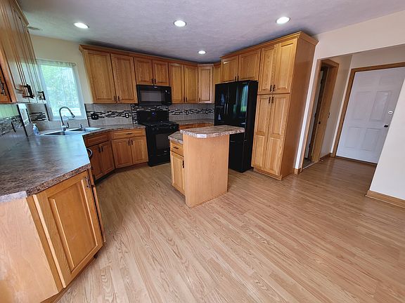 4th image of 10924 Thornberry Way