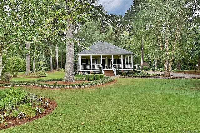 1st image of 915 Belaire Dr