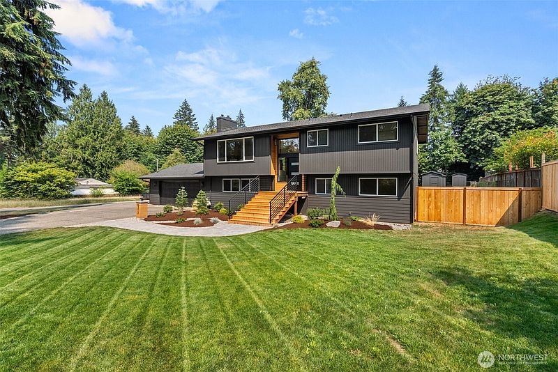 2nd image of 6312 Glenwood Drive SW