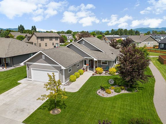 2nd image of 1518 Angelina Way