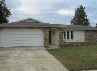 8370 Broken Willow Ln, Port Richey, FL 34668