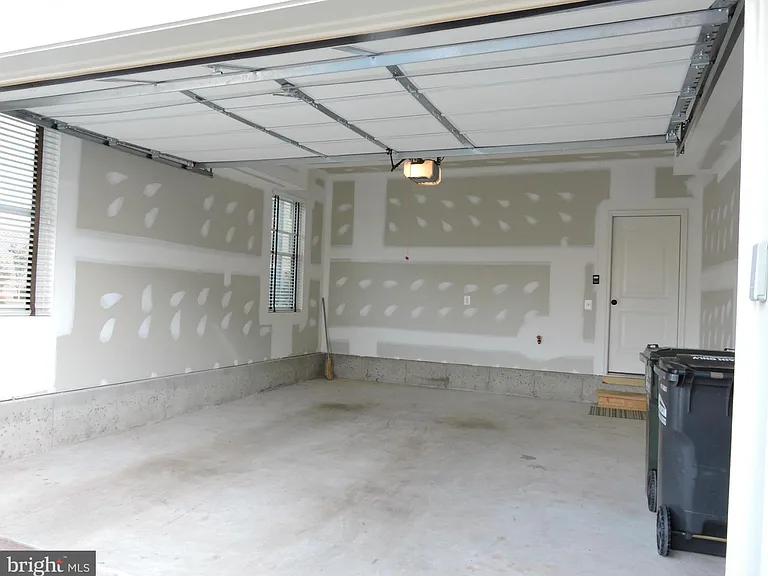 20425 Codman Dr — Photo 33