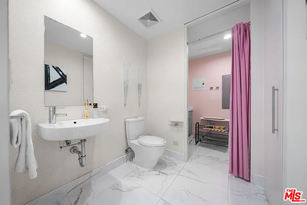 2 bed, 3.0 bath, 2230 sqft, $10,000 — Photo 4