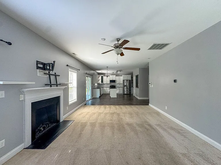 172 Huzzas Cir — Photo 12