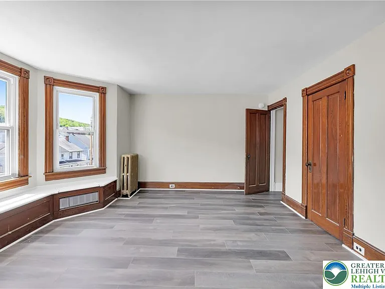265-267 E Bertsch St #4 — Photo 9