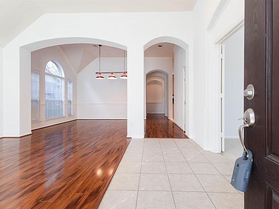 5th image of 31235 Windcrest Park Ln