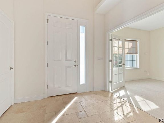 4th image of 40 Colechester Ln