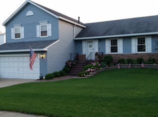 58 Magnolia Dr, Streamwood, IL 60107