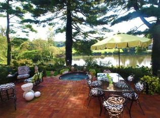 7 Papermill Rd, Manhasset, NY 11030